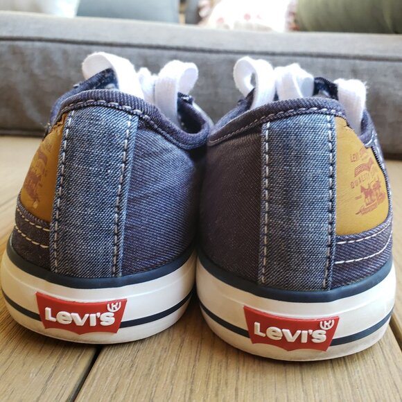 EUC LEVI'S denim converse style blue sneaker (6.5) KICKS - Picture 6 of 8